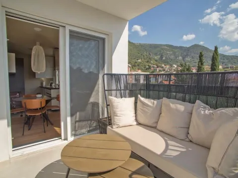 Prodaja, dvosoban stan, 64m², Pod Kuk, Tivat - image 4