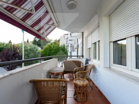 Izdavanje, četvorosoban stan, 170m², Gorica C, Podgorica - image 27