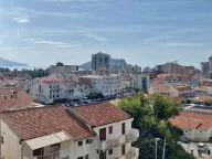 Izdavanje, dvosoban stan, 75m², Rozino, Budva - image 1