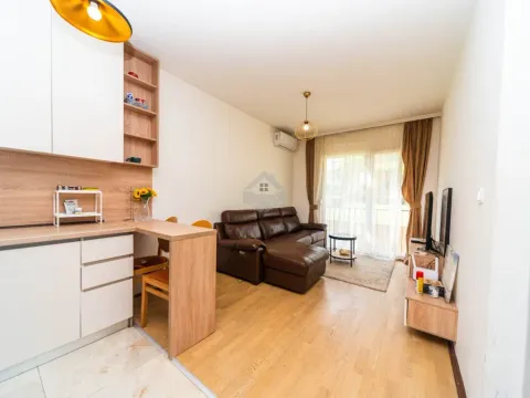 Rent, one bedroom apartment, 37m², Krivi Most, Podgorica - image 2