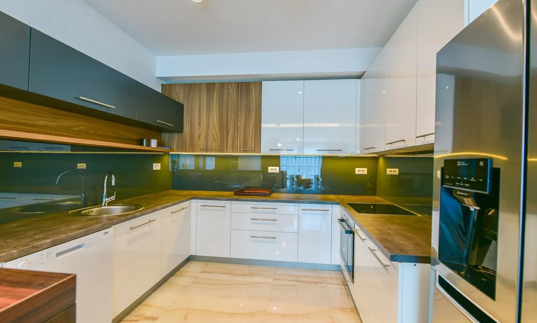 Sale, three bedroom apartment, 121m², Bečići, Budva