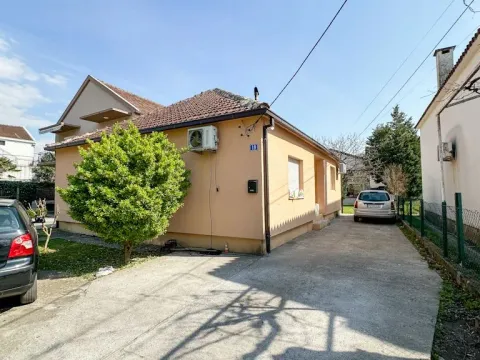 Prodaja, kuća, 100m², Dalmatinska ulica, Podgorica - image 1