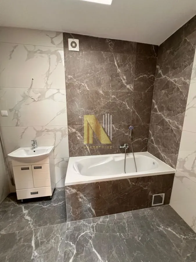 Prodaja, stan, 207m², Telep, Novi Sad Sve Podlokacije