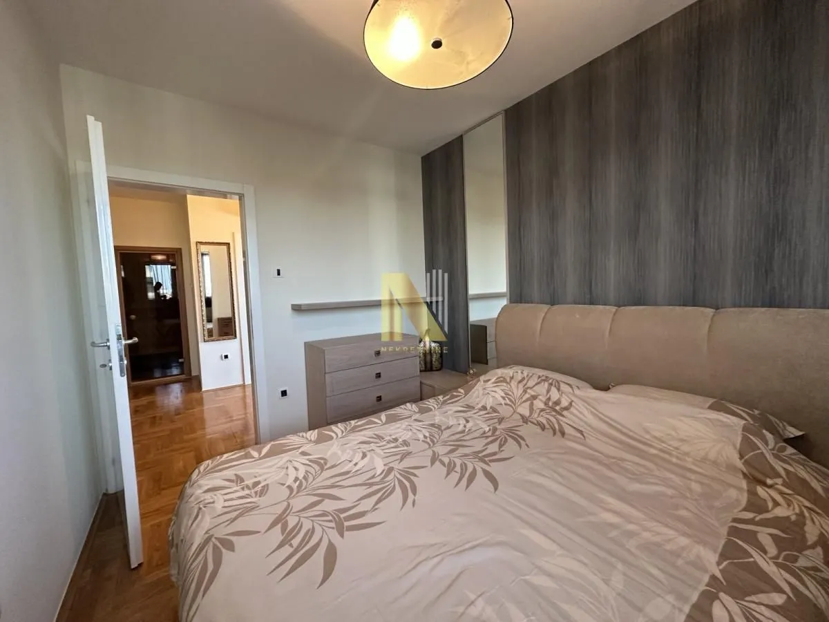 Prodaja, četvorosoban stan, 110m², Socijalno, Novi Sad Sve Podlokacije