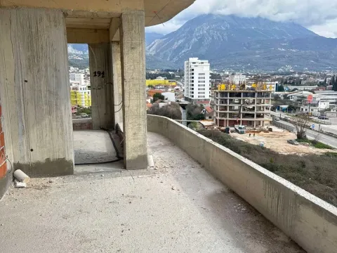 Prodaja, dvosoban stan, 84m², Centar, Bar - image 17