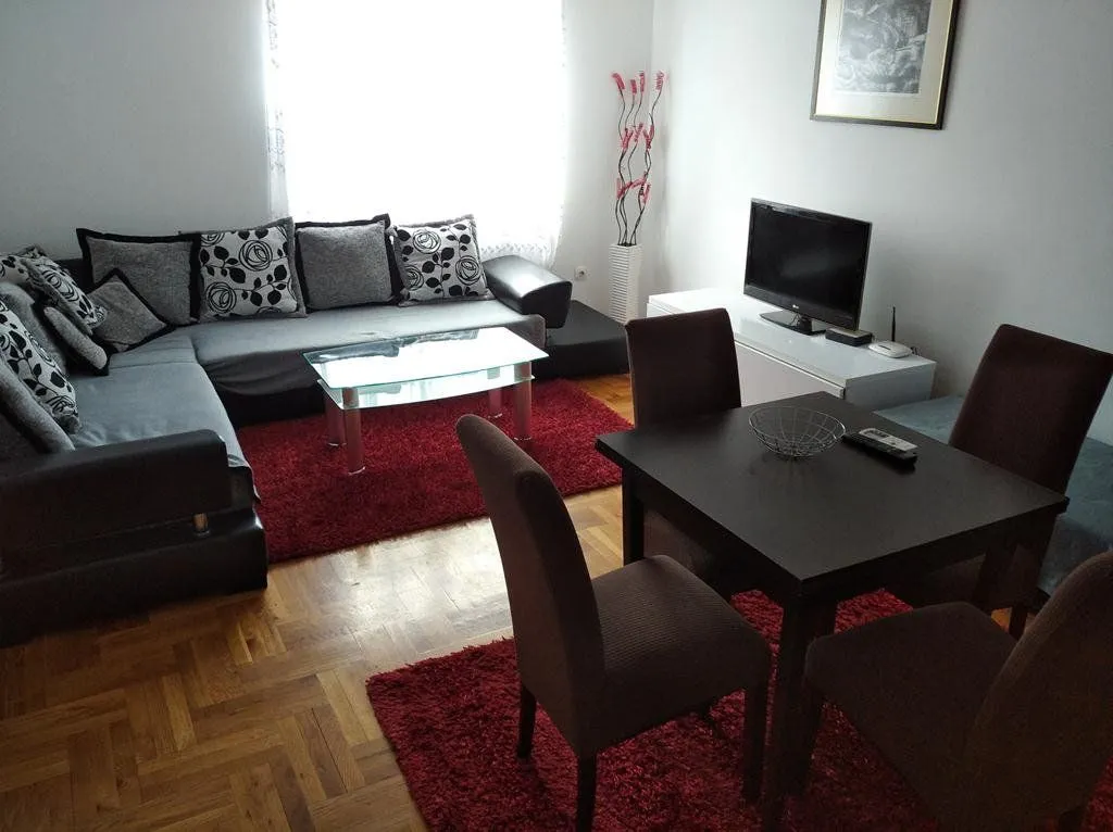Izdavanje, jednosoban stan, 50m², City Kvart, Podgorica