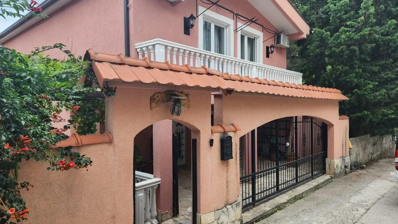 Sale, house, 198m², Šušanj, Bar