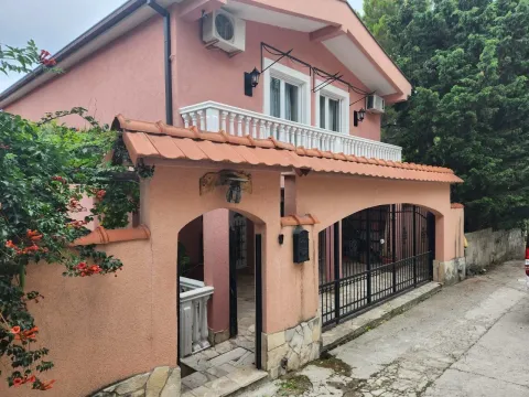 Sale, house, 198m², Šušanj, Bar - image 1