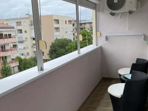 Rent, two bedroom apartment, 73m², Preko Morače, Podgorica - image 9