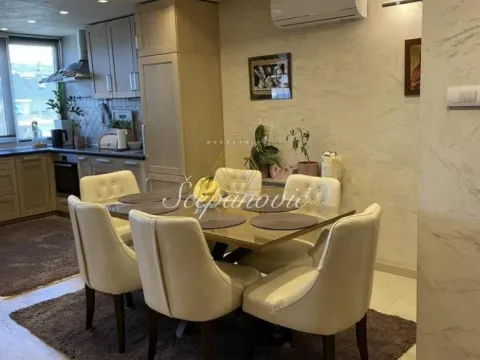 Prodaja, četvorosoban stan, 105m², Bulevar Evrope, Novi Sad Sve Podlokacije - image 4