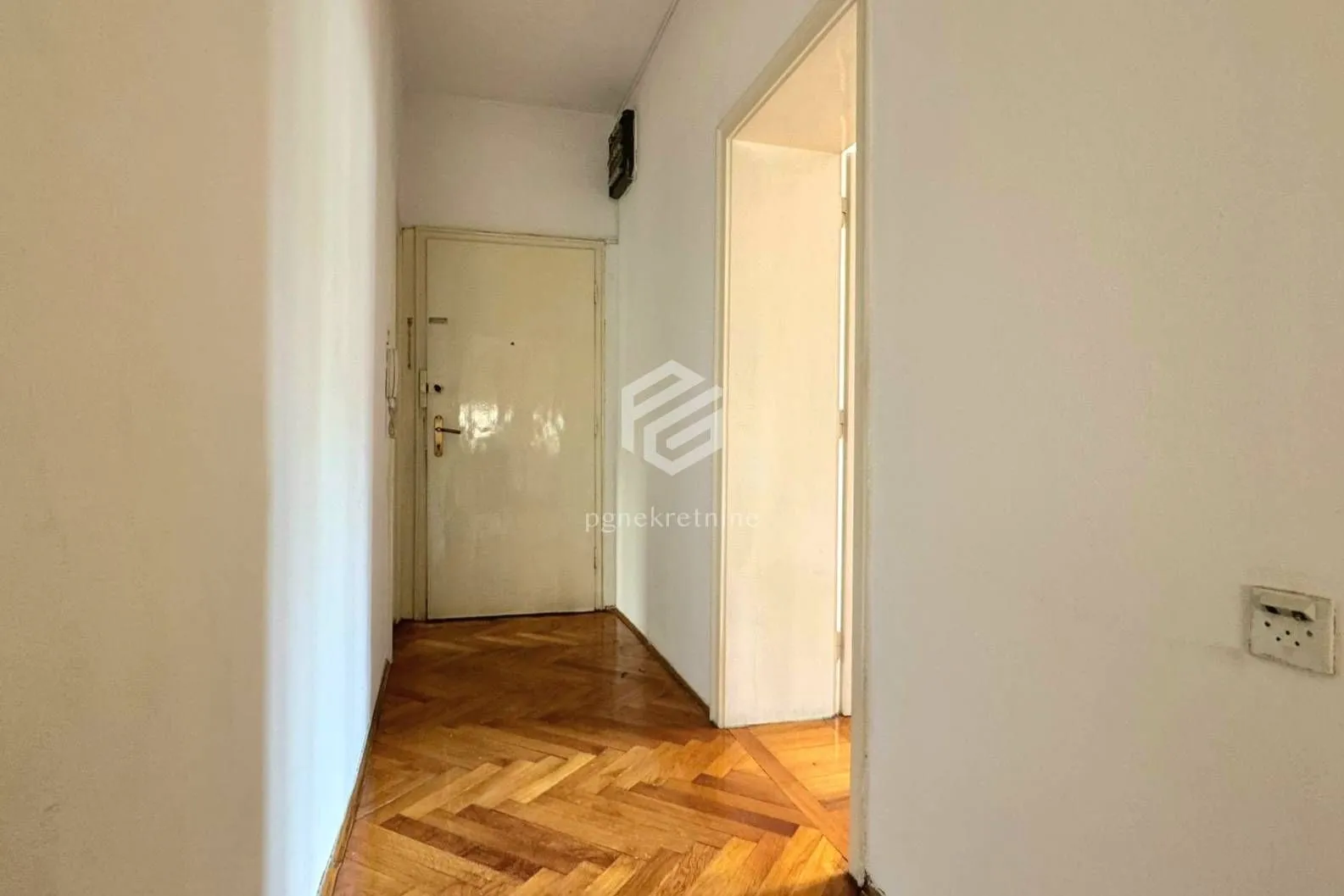 Prodaja, dvosoban stan, 86m², Centar, Podgorica