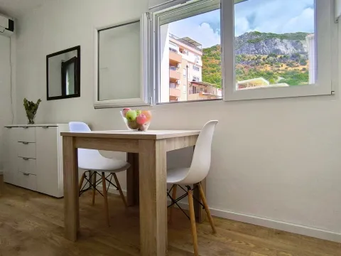 Izdavanje, jednosoban stan, 35m², Lazi, Budva - image 4