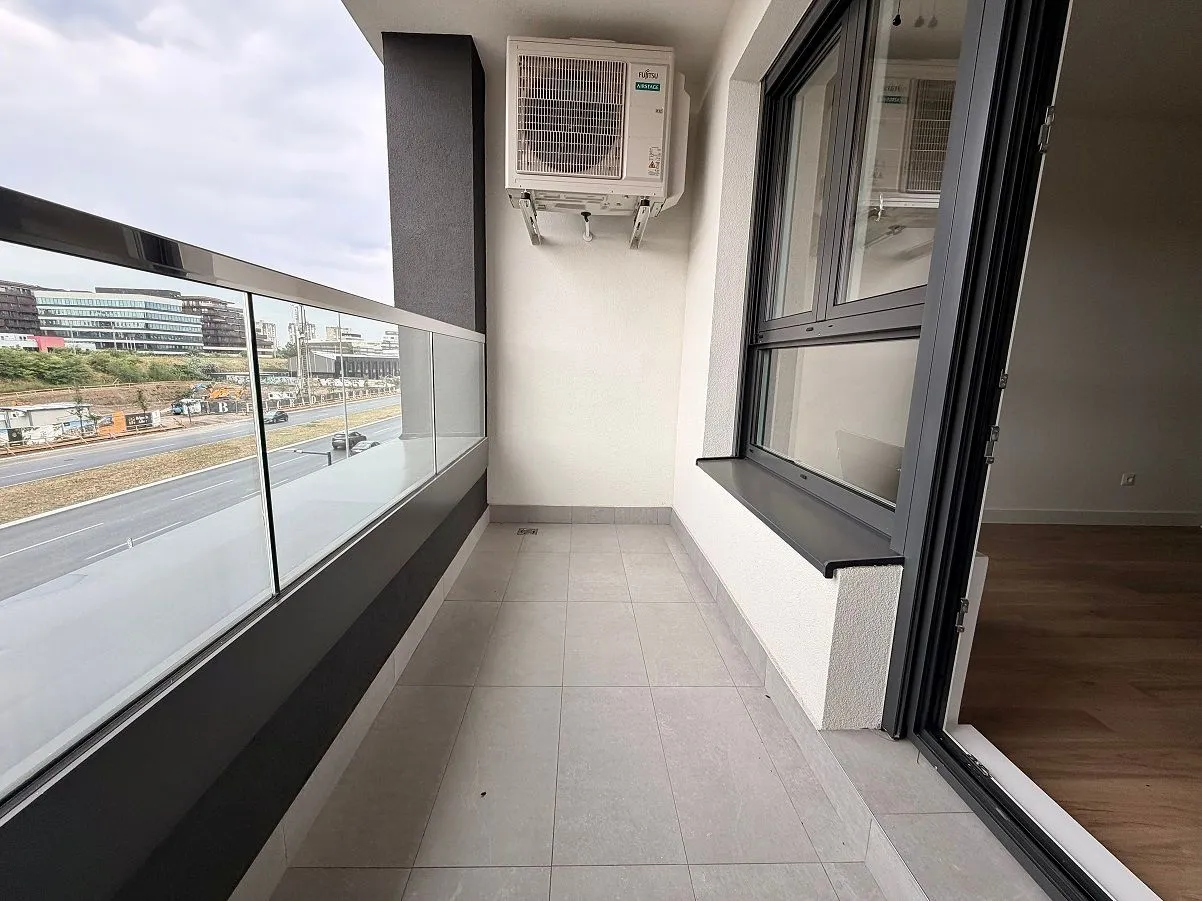 Izdavanje, poslovni prostor, 70m², Novi Beograd Blok 65, Novi Beograd Sve Podlokacije
