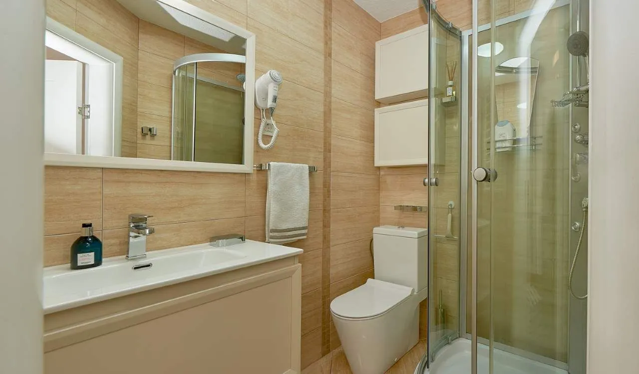 Prodaja, trosoban stan, 150m², Bečići, Budva