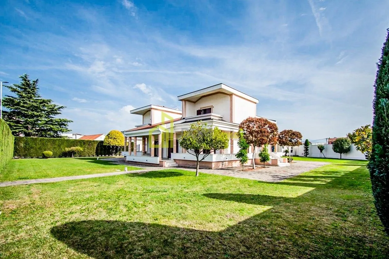 Rent, house, 600m², Zeta, Podgorica