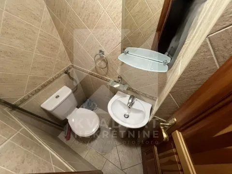 Izdavanje, trosoban stan, 150m², Stari Aerodrom, Podgorica - image 12