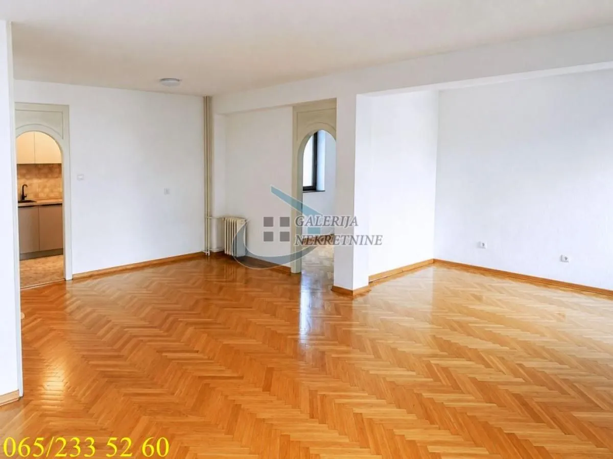 Rent, four bedroom apartment, 97m², Stari Grad, Beograd