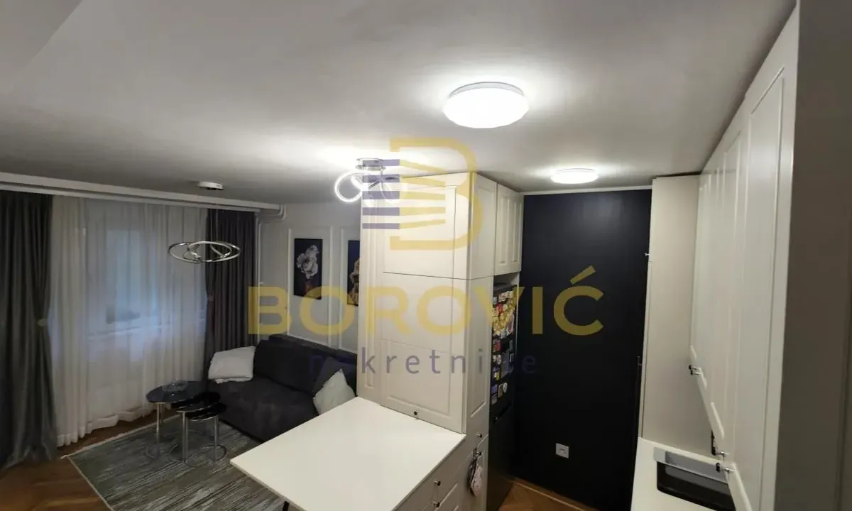Izdavanje, dvosoban stan, 55m², Bežanija, Beograd