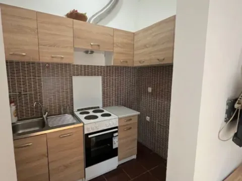 Izdavanje, jednosoban stan, 40m², Momišići, Podgorica - image 2