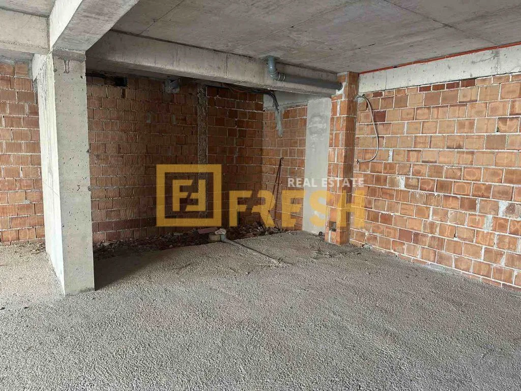 Izdavanje, poslovni prostor, 90m², Zabjelo, Podgorica
