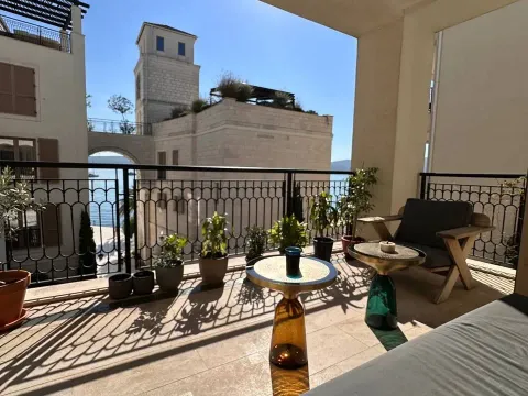 Sale, two bedroom apartment, 104m², Porto Montenegro, Tivat - image 15