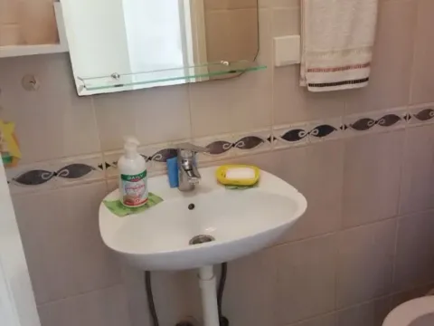 Izdavanje, dvosoban stan, 34m², Centar, Herceg Novi - image 2