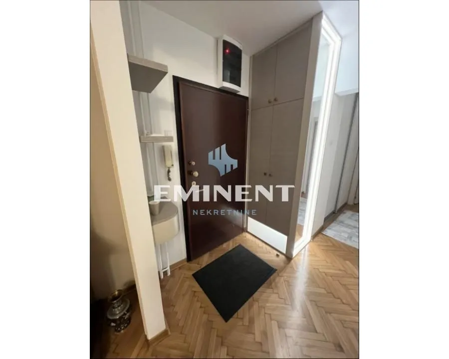 Izdavanje, trosoban stan, 80m², Vračar Hram, Vračar Sve Podlokacije