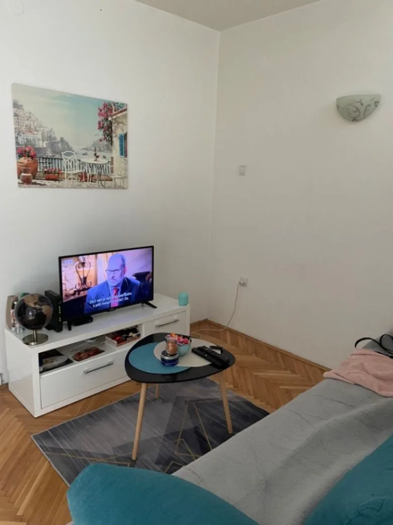 Prodaja, jednosoban stan, 35m², Blok 6, Podgorica