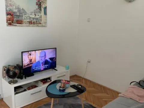 Prodaja, jednosoban stan, 35m², Blok 6, Podgorica