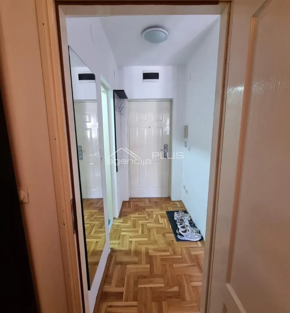 Izdavanje, jednosoban stan, 40m², Vidikovački venac, Rakovica