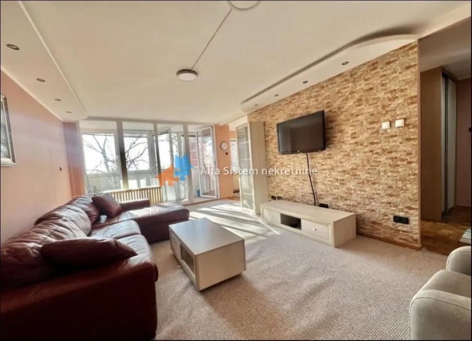 Izdavanje, trosoban stan, 84m², Lion, Zvezdara Sve Podlokacije