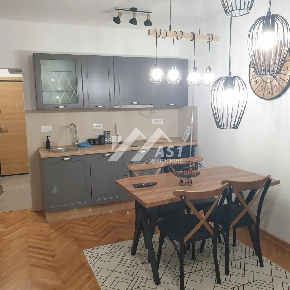 Izdavanje, trosoban stan, 70m², Novi Sad Sve Podlokacije, Novi Sad
