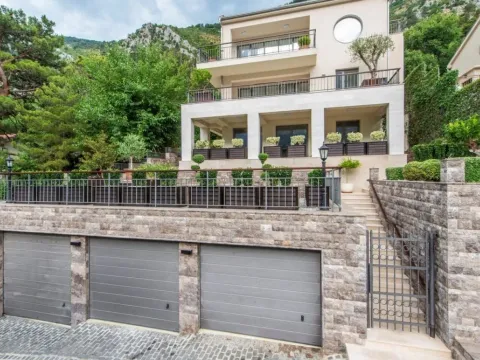 Prodaja, dvosoban stan, 160m², Prčanj, Kotor - image 6