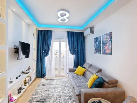 Izdavanje, jednosoban stan, 45m², Centar, Budva - image 1