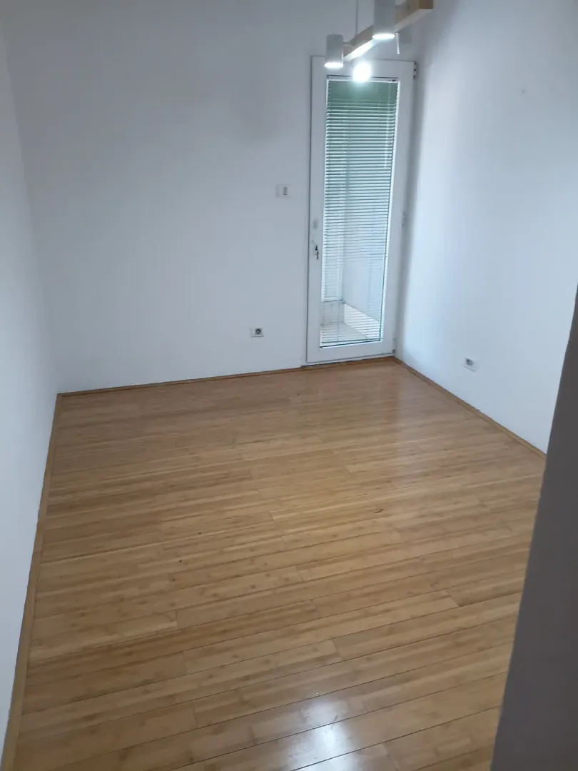 Izdavanje, parking/garaža, 43m², Krivi Most, Podgorica
