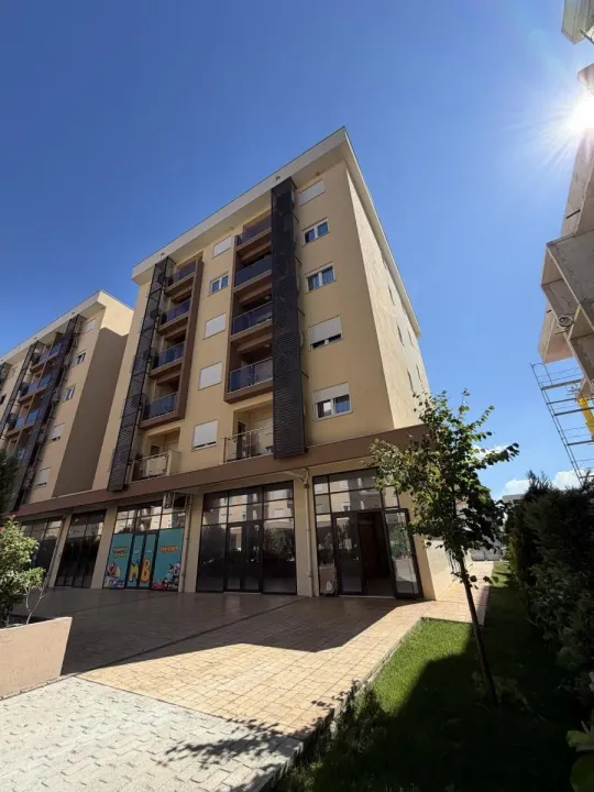 Izdavanje, poslovni prostor, 27m², New City, Podgorica