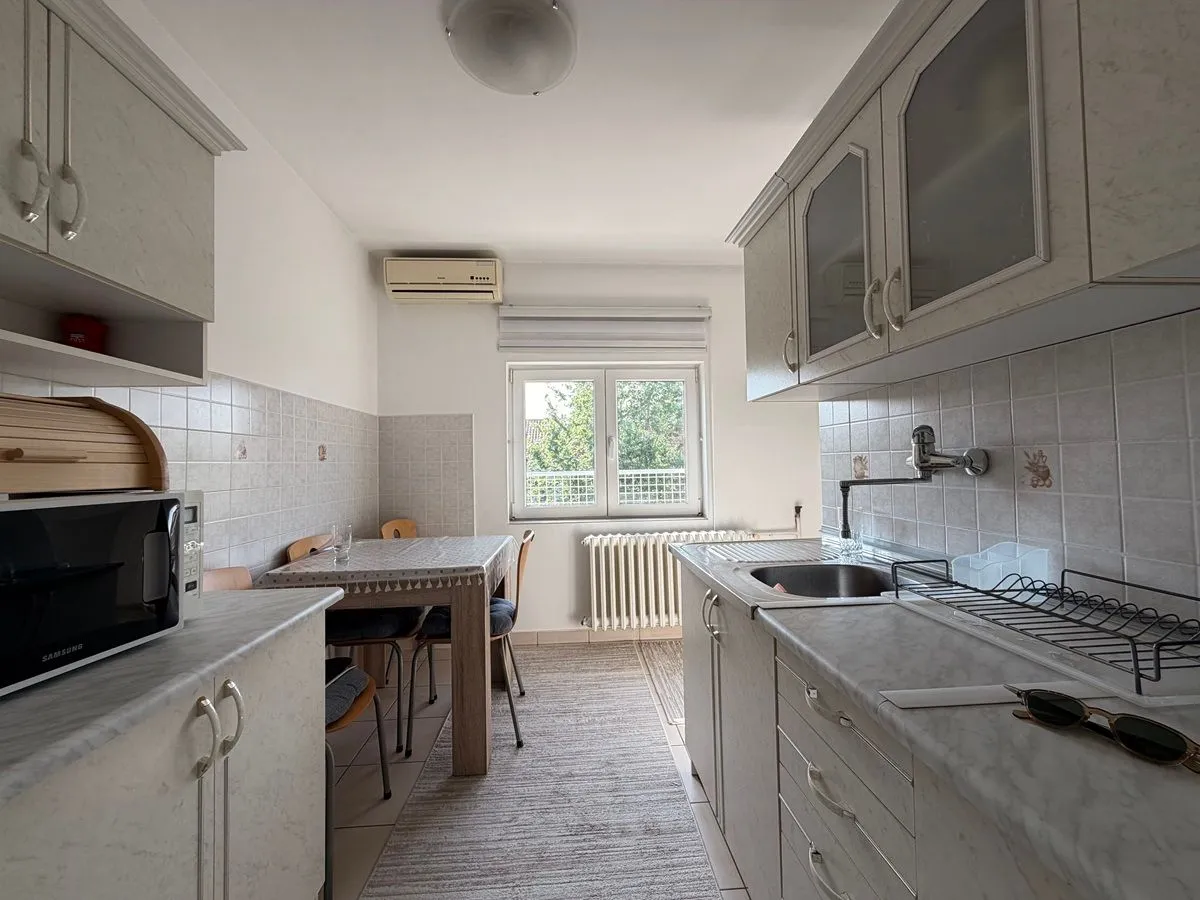Prodaja, trosoban stan, 68m², Novi Beograd Blok 34, Novi Beograd Sve Podlokacije