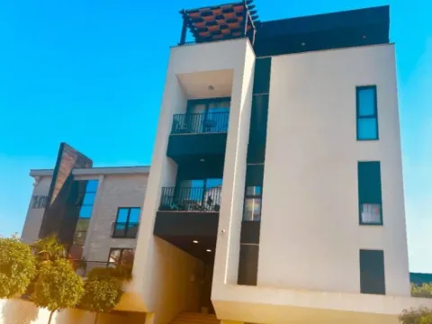 Izdavanje, jednosoban stan, 47m², Kalimanj, Tivat - image 6