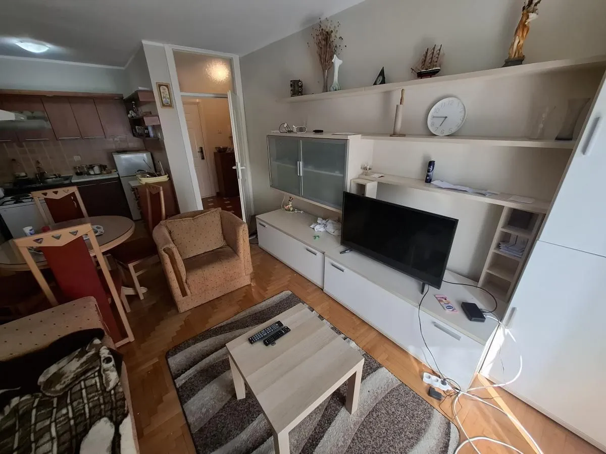 Izdavanje, jednosoban stan, 40m², Nova Detelinara, Novi Sad Sve Podlokacije