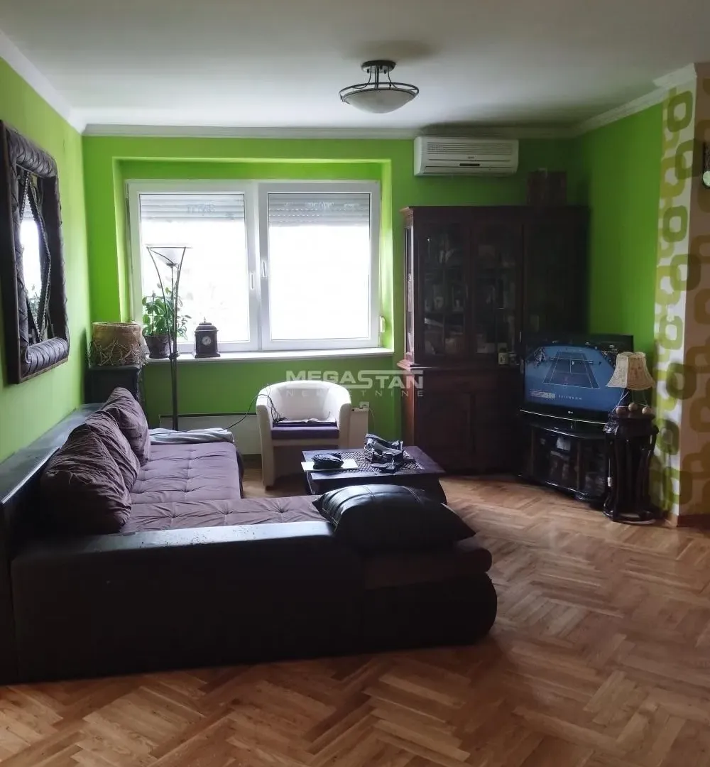 Prodaja, trosoban stan, 78m², Centar, Pančevo