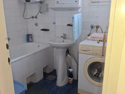 Izdavanje, dvosoban stan, 70m², Pobrežje, Podgorica - image 14