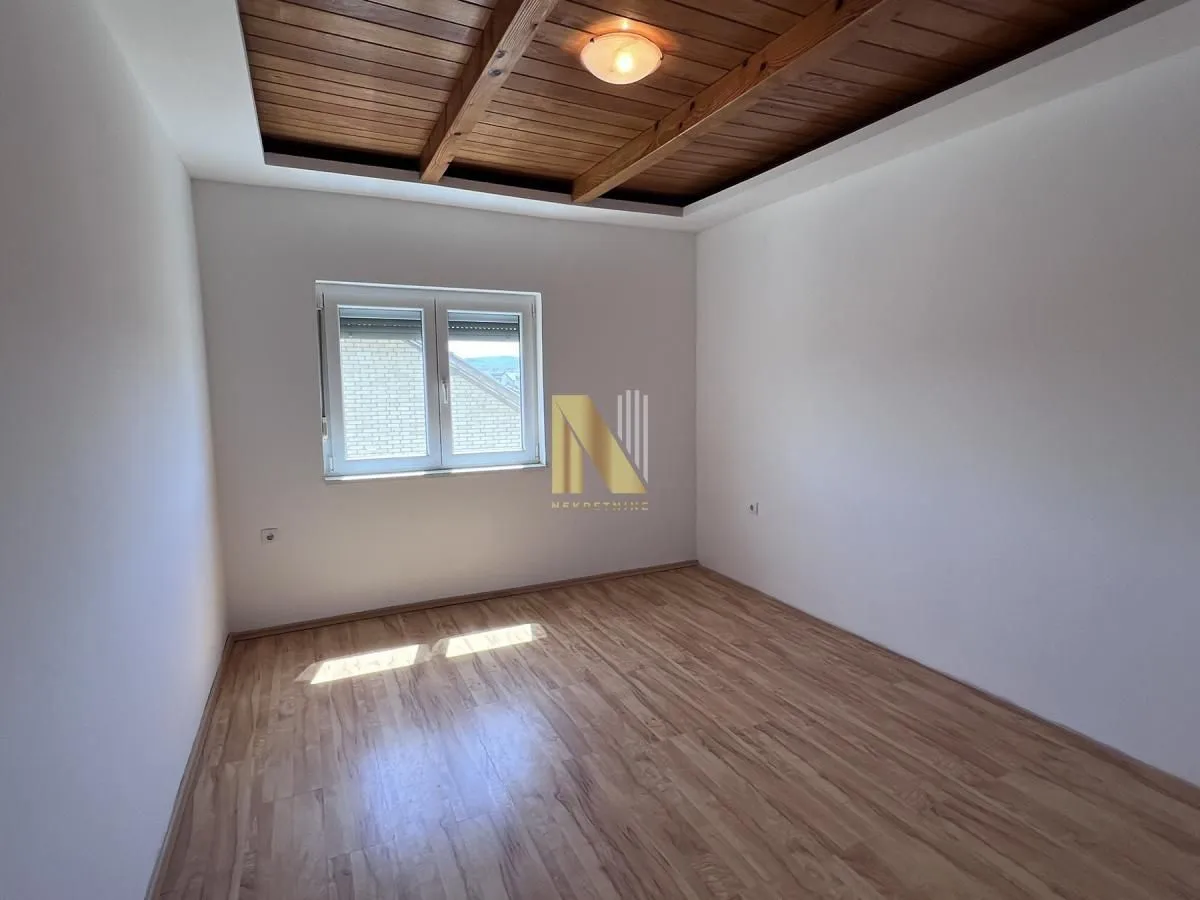Prodaja, kuća, 281m², Adice, Novi Sad Sve Podlokacije