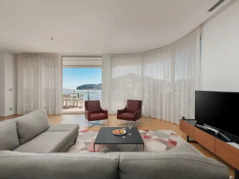 Prodaja, trosoban stan, 461m², Dukley Gardens, Budva