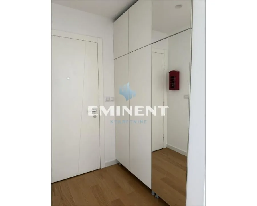 Rent, four bedroom apartment, 117m², Novi Beograd Blok 65, Novi Beograd Sve Podlokacije