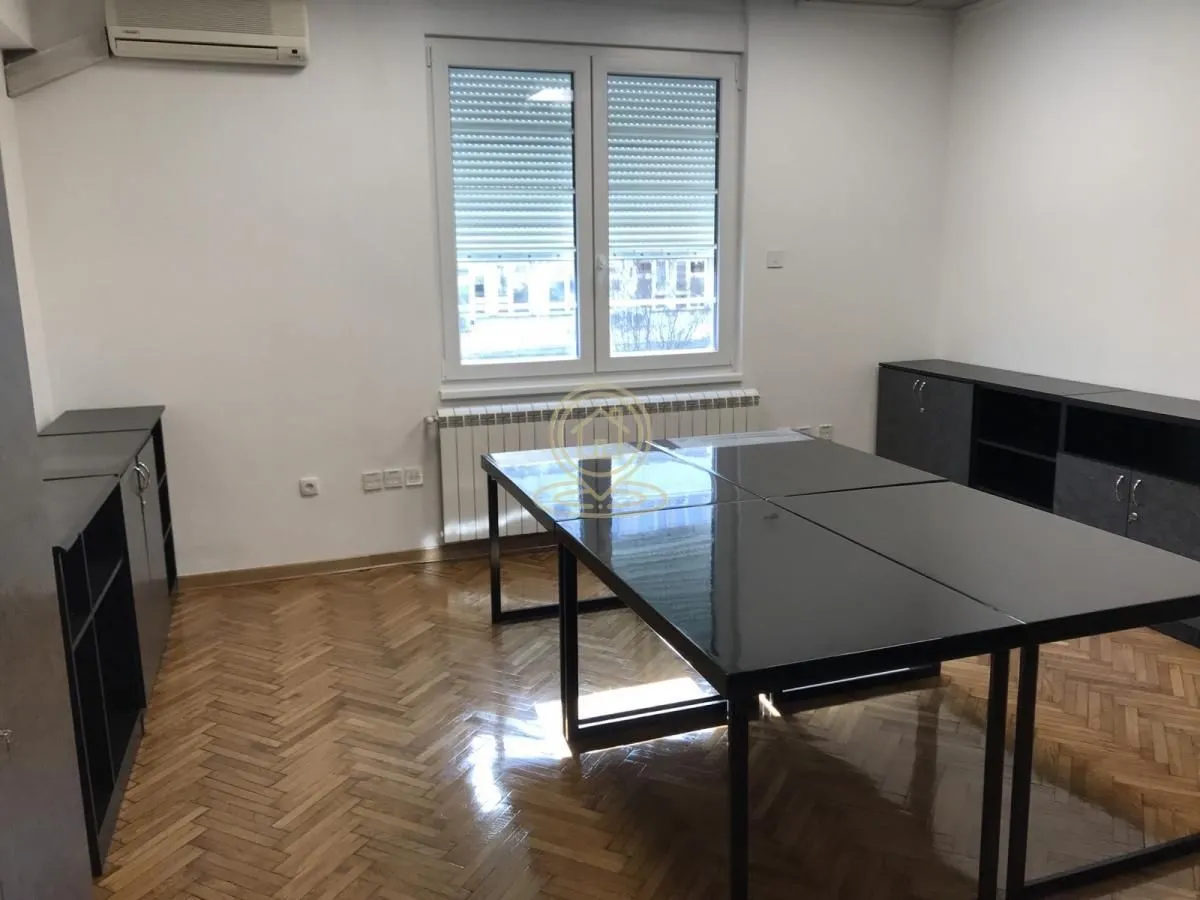 Rent, office space, 136m², Gundulićev Venac, Beograd