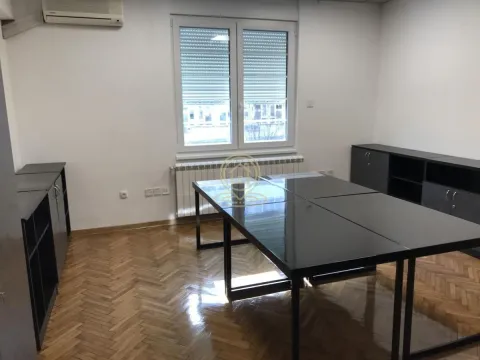 Rent, office space, 136m², Gundulićev Venac, Beograd - image 2