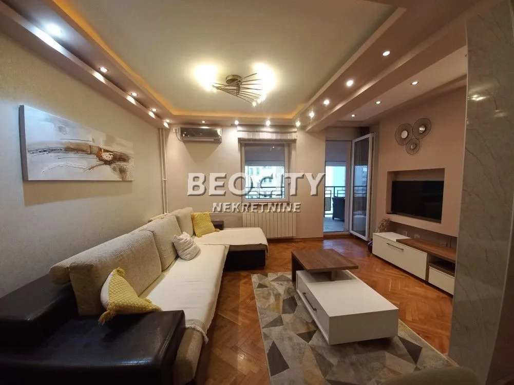 Izdavanje, trosoban stan, 81m², Centar, Novi Sad