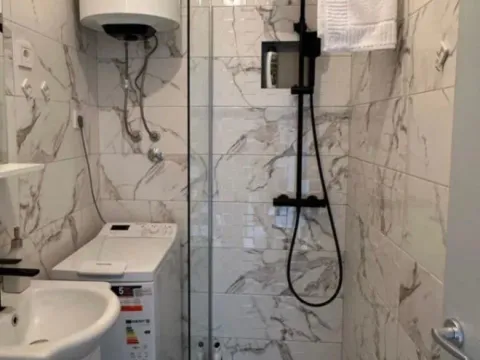 Stan-na-dan, jednosoban stan, 31m², Stari Aerodrom, Podgorica - image 2