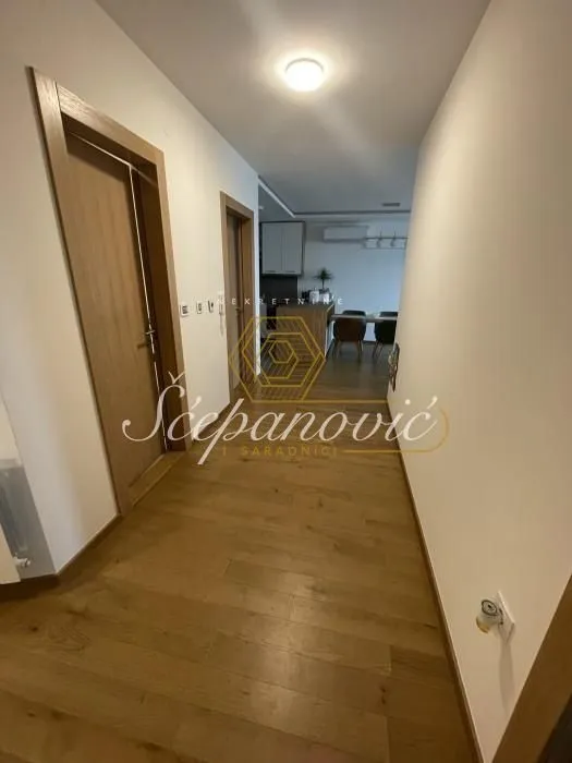Prodaja, četvorosoban stan, 111m², Bulevar Evrope, Novi Sad Sve Podlokacije