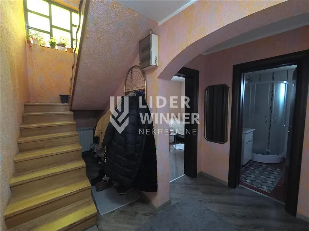 Prodaja, kuća, 214m², Zvezdarska Šuma, Zvezdara Sve Podlokacije